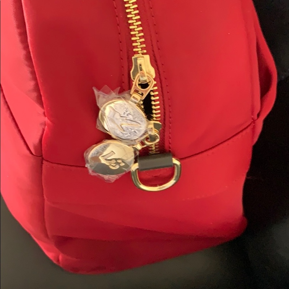 Women’s Travel Tote Bag - Burgundy with Black Handles - Picture 5 of 8